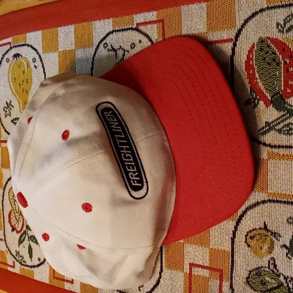 NWOT, Vintage, FREIGHTLINER, Red & Cream Cap